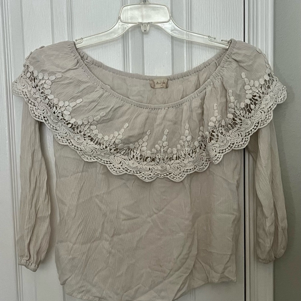 ALTAR’D STATE TOP, MUSLIM, OATMEAL COLOR, beautiful neckline, size large